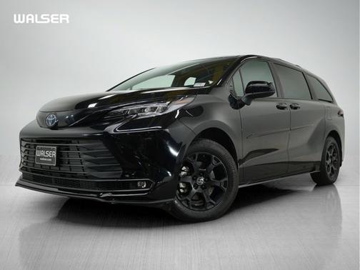 2025 Toyota Sienna Woodland Edition