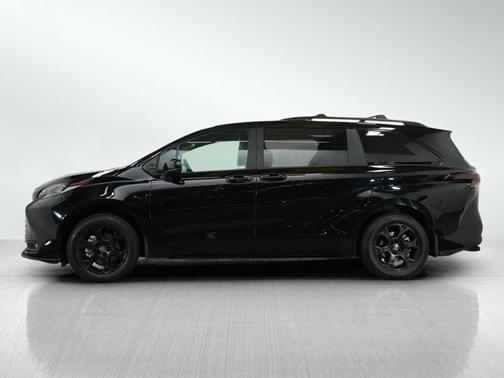 2025 Toyota Sienna Woodland Edition