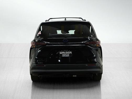 2025 Toyota Sienna Woodland Edition