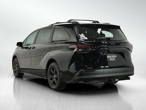 2025 Toyota Sienna Woodland Edition