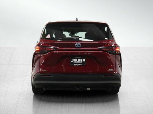 Ruby Flare Pearl 2021 Toyota Sienna XLE