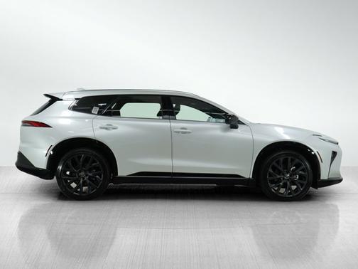2025 Toyota Crown Signia Limited