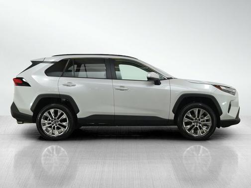 Pearl 2025 Toyota RAV4 XLE Premium