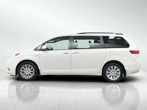 Blizzard Pearl 2017 Toyota Sienna XLE Premium