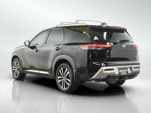 Super Black 2024 Nissan Pathfinder Platinum