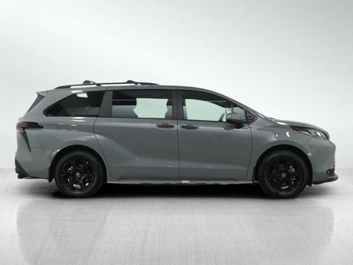 2025 Toyota Sienna Woodland Edition