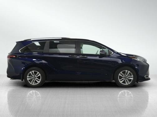2025 Toyota Sienna Limited