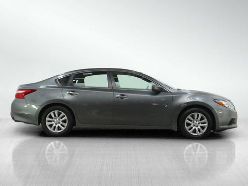 Gun Metallic 2016 Nissan Altima 2.5 S