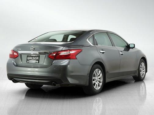 Gun Metallic 2016 Nissan Altima 2.5 S