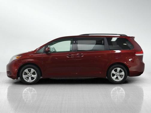 2014 Toyota Sienna LE
