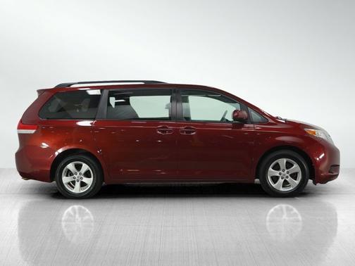 2014 Toyota Sienna LE