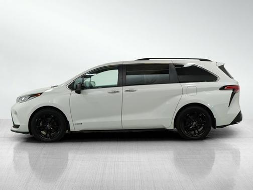 2021 Toyota Sienna LE 8 Passenger