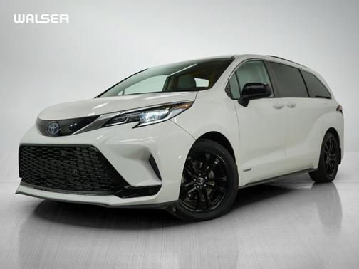 2021 Toyota Sienna LE 8 Passenger