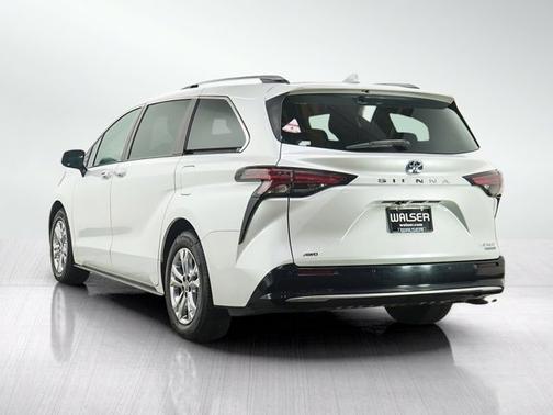 Wind Chill Pearl 2023 Toyota Sienna Platinum