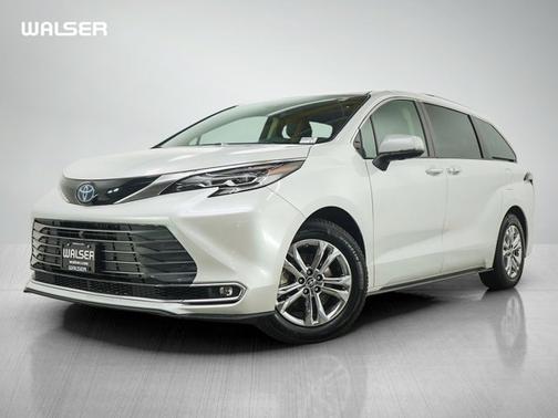 Wind Chill Pearl 2023 Toyota Sienna Platinum