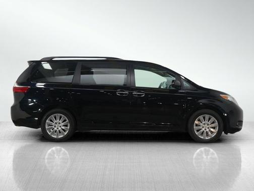 2016 Toyota Sienna XLE