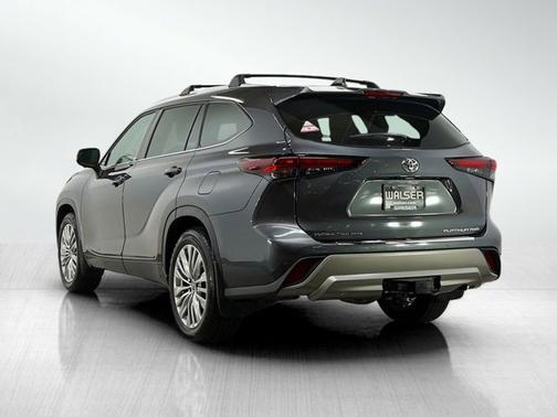2025 Toyota Highlander Platinum