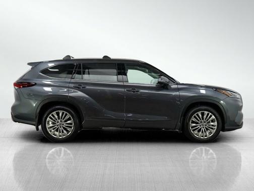 2025 Toyota Highlander Platinum