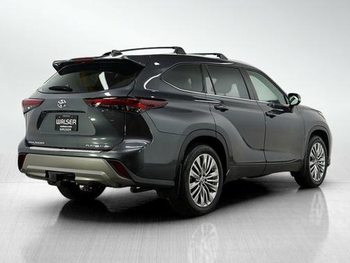 2025 Toyota Highlander Platinum