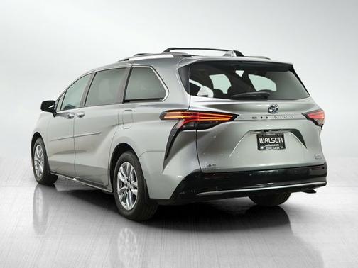Celestial Silver Metallic 2024 Toyota Sienna Limited