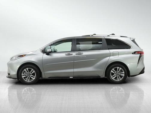Celestial Silver Metallic 2024 Toyota Sienna Limited