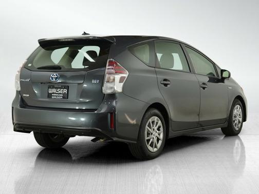 2015 Toyota Prius v Four