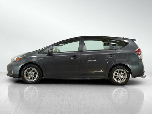 2015 Toyota Prius v Four