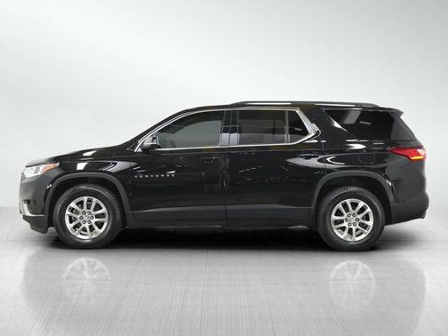 Mosaic Black Metallic 2019 Chevrolet Traverse LT Cloth