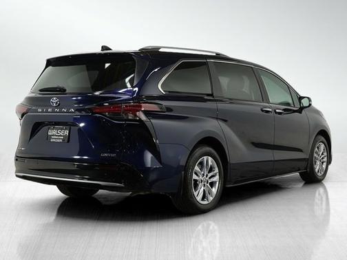 2025 Toyota Sienna Limited
