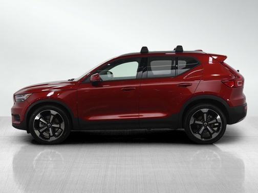 2019 Volvo XC40 Momentum