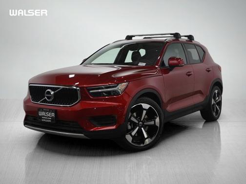 2019 Volvo XC40 Momentum