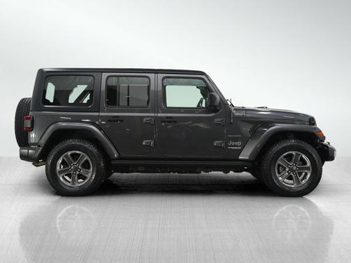 Granite Crystal Metallic Clearcoat 2018 Jeep Wrangler Unlimited Sahara