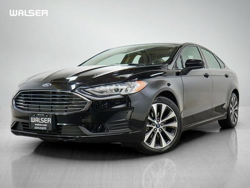 Black 2019 Ford Fusion SE