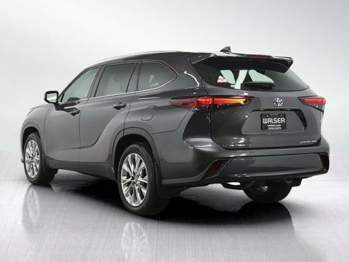 Magnetic Gray Metallic 2024 Toyota Highlander Limited