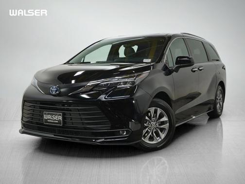 2025 Toyota Sienna XLE
