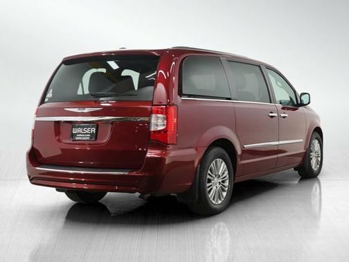 2016 Chrysler Town & Country Touring-L Anniversary Edition