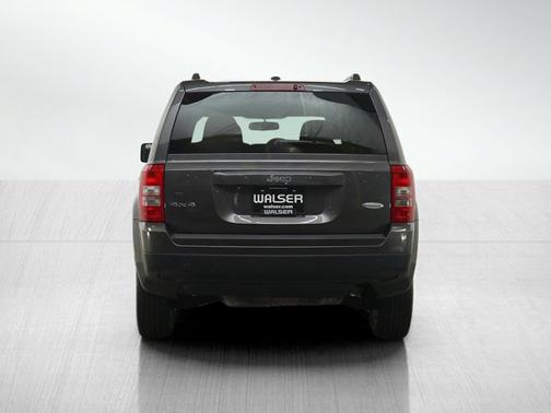 Granite Crystal Metallic Clearcoat 2014 Jeep Patriot Latitude