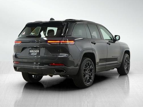 2023 Jeep Grand Cherokee Summit Reserve