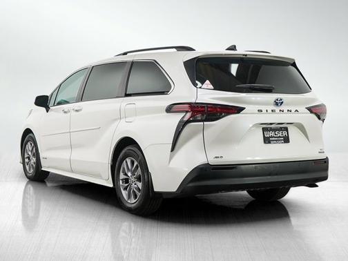 2021 Toyota Sienna XLE