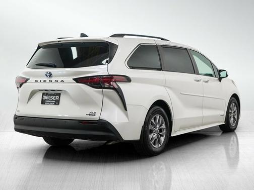 2021 Toyota Sienna XLE