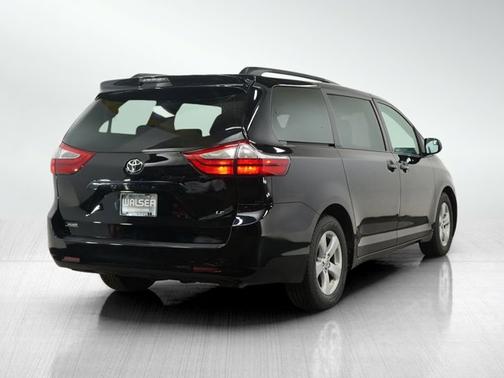 2015 Toyota Sienna LE