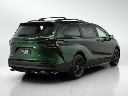 2025 Toyota Sienna Woodland Edition