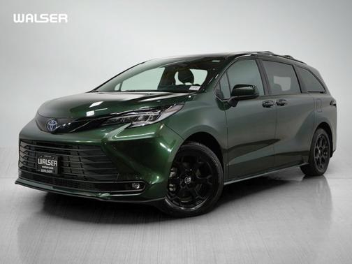 2025 Toyota Sienna Woodland Edition