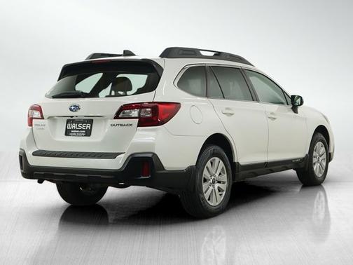 Crystal White Pearl 2019 Subaru Outback 2.5i Premium