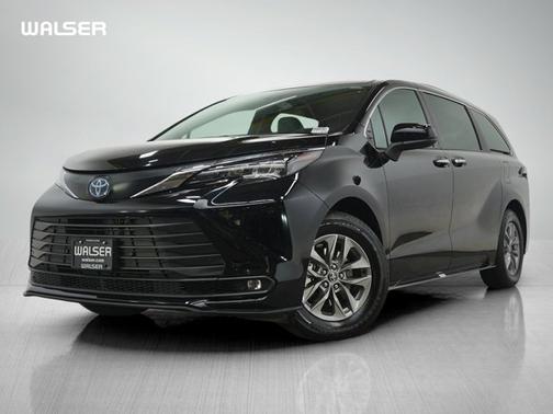2025 Toyota Sienna XLE