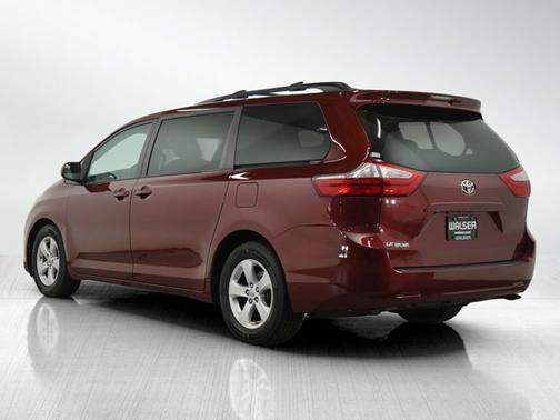 2016 Toyota Sienna LE