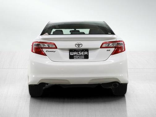 Super White 2013 Toyota Camry SE