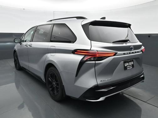 Celestial Silver Metallic 2025 Toyota Sienna