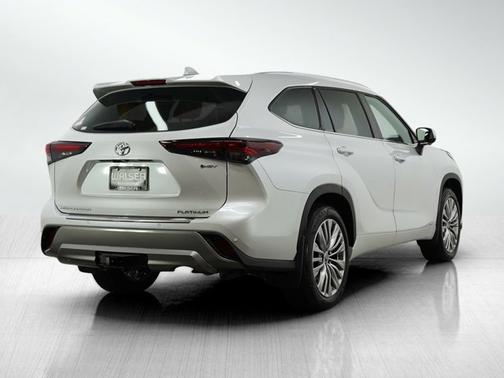 2025 Toyota Highlander Hybrid Hybrid Platinum