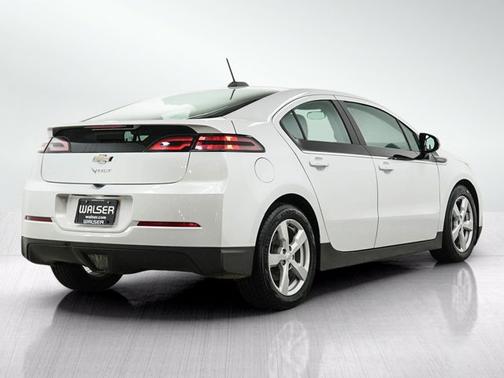 Iridescent Pearl Tricoat 2015 Chevrolet Volt Base